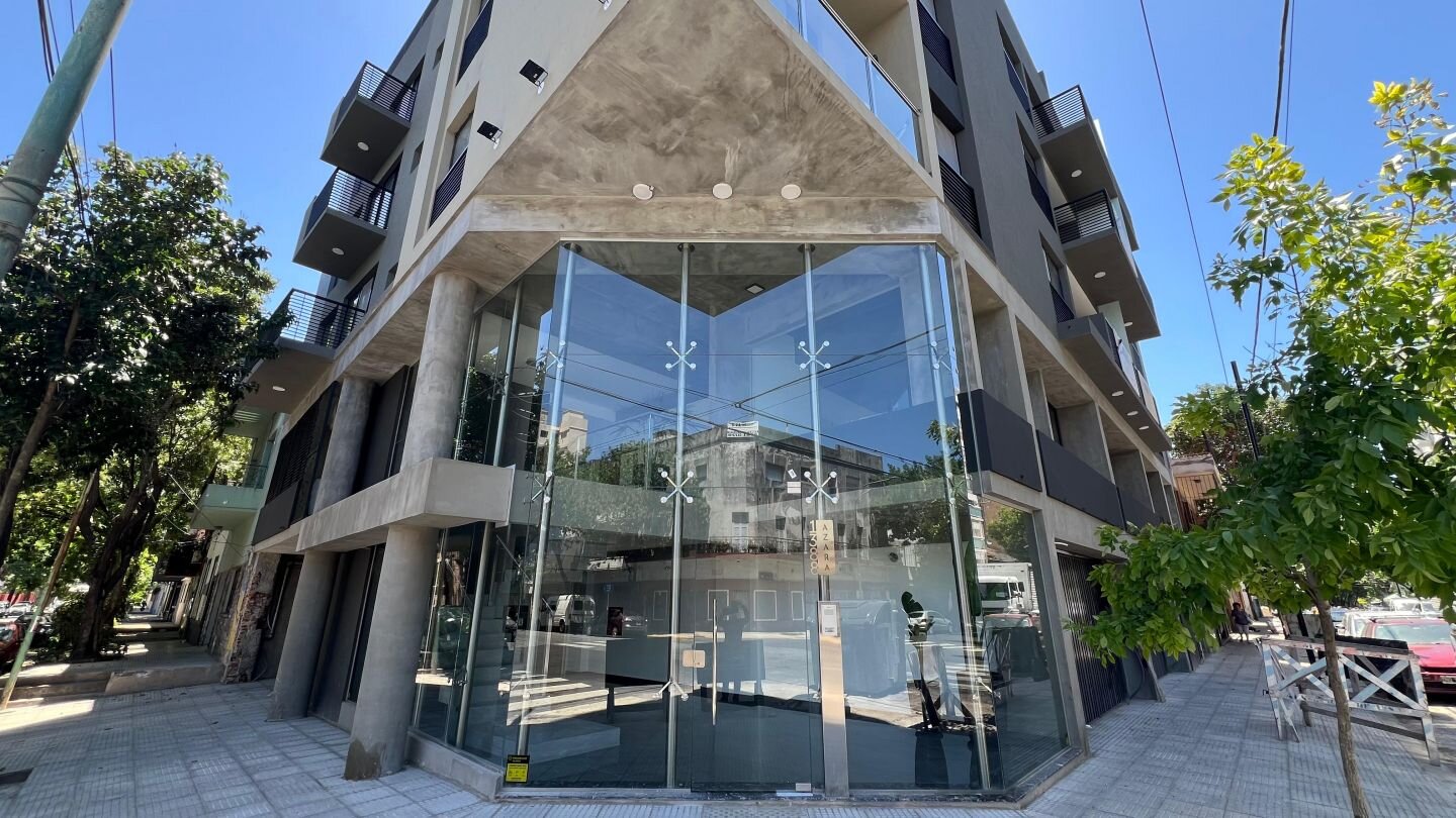 Oficina a estrenar en venta. Cocina y baños. 140m2 en una planta. - 3
