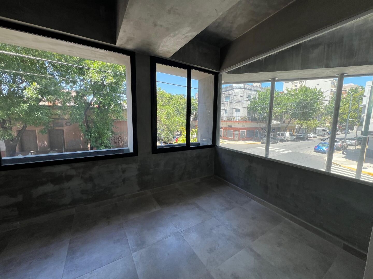 Oficina a estrenar en venta. Cocina y baños. 140m2 en una planta. - 12