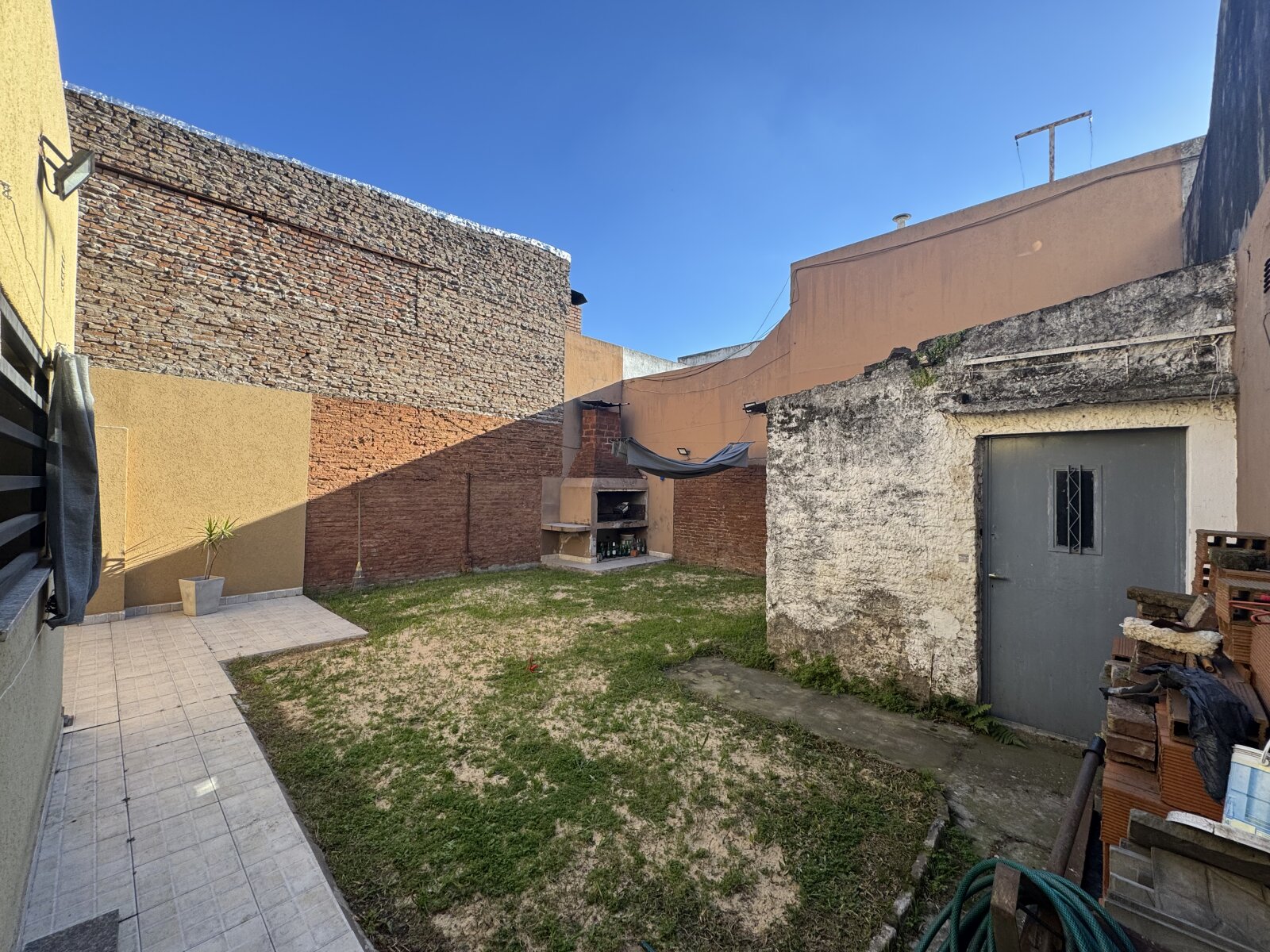 Buenos Aires 4016 - Casa de 4 dormitorios con patio, cochera, terraza y parrillero — foto 15