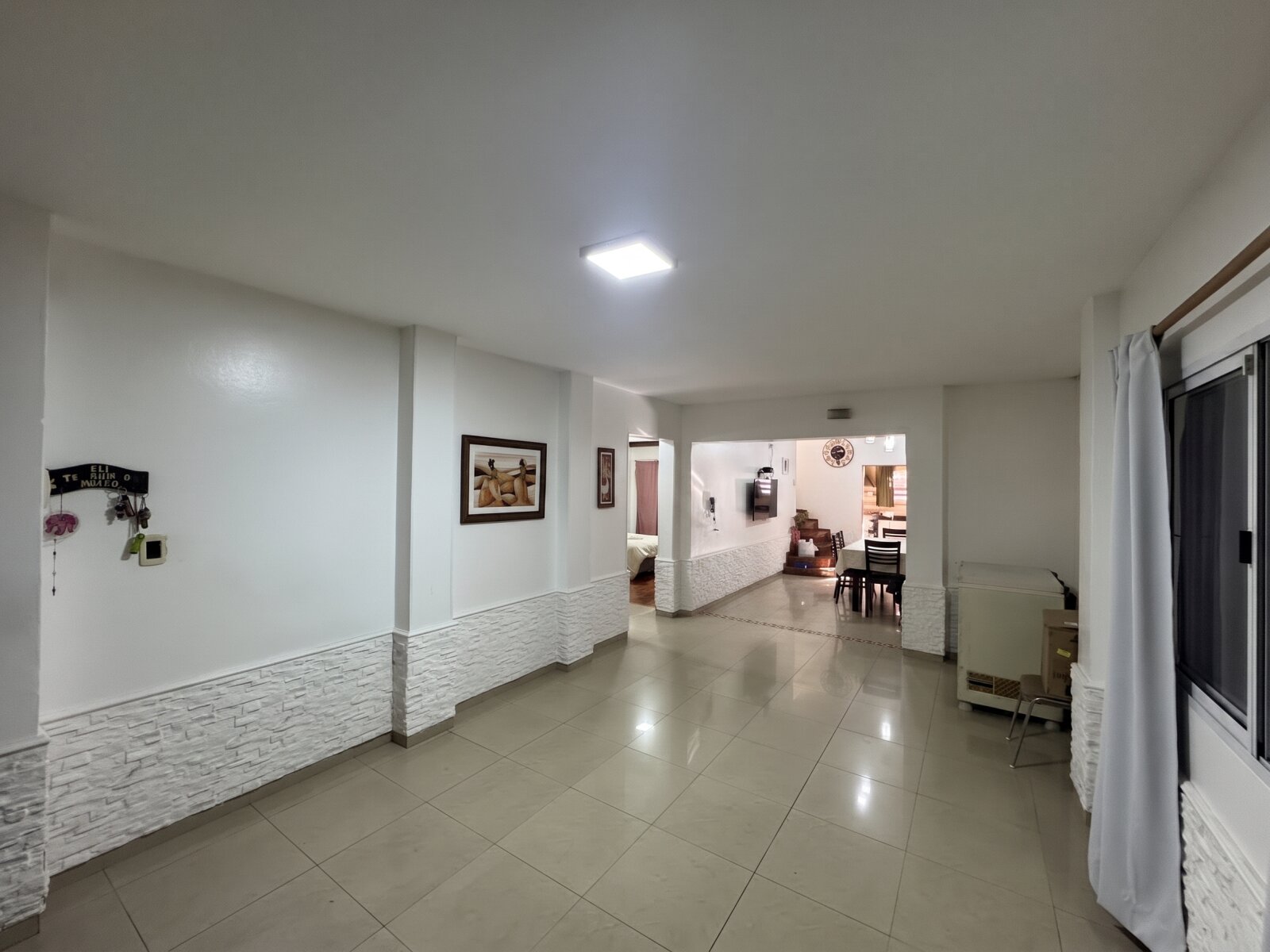 Buenos Aires 4016 - Casa de 4 dormitorios con patio, cochera, terraza y parrillero — foto 2