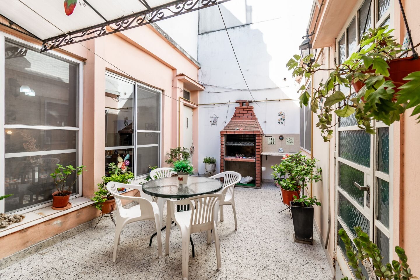 Dos casas en una: ideal para dos familias, en un terreno propio de 233 m2 - 7