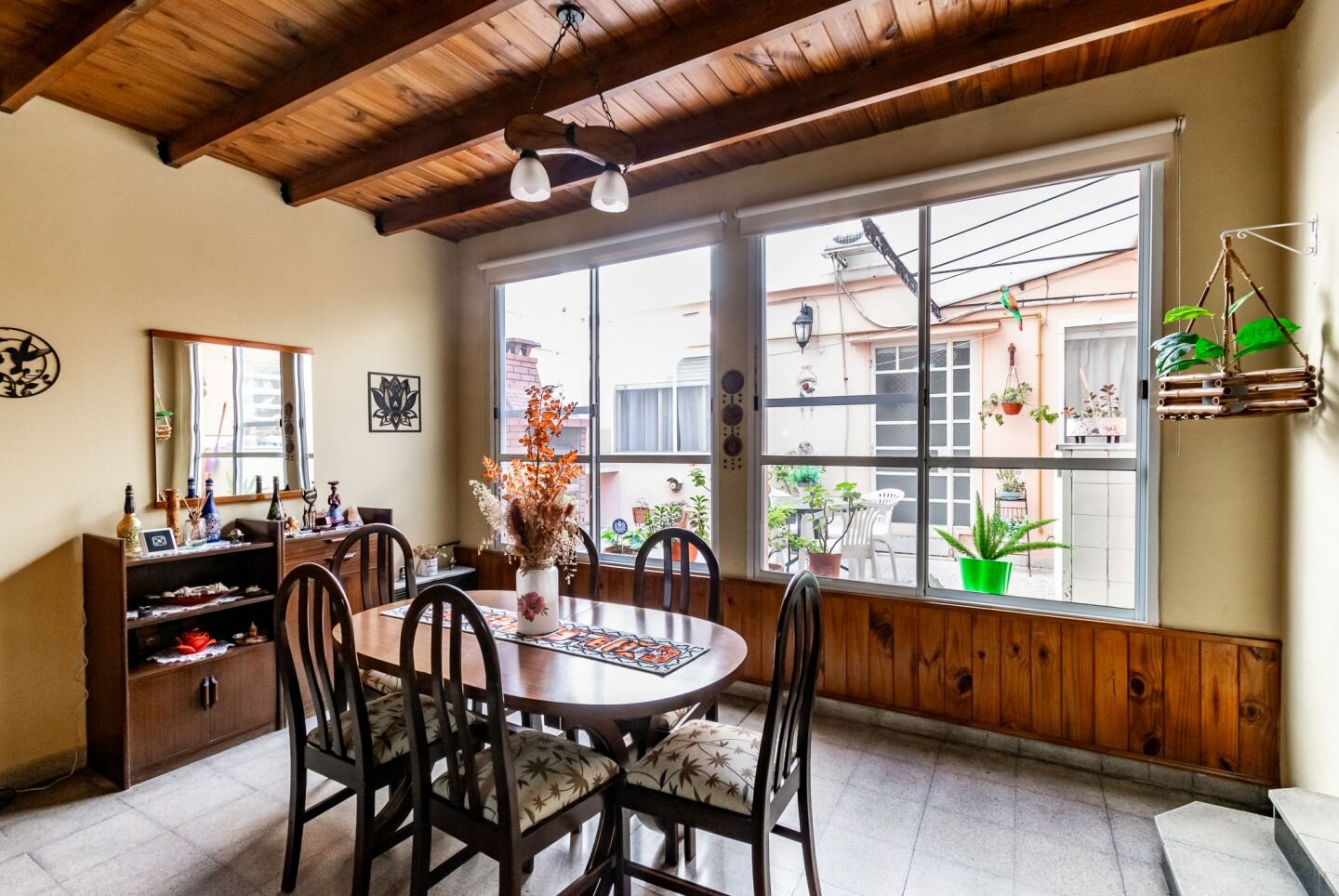 Dos casas en una: ideal para dos familias, en un terreno propio de 233 m2 - 4