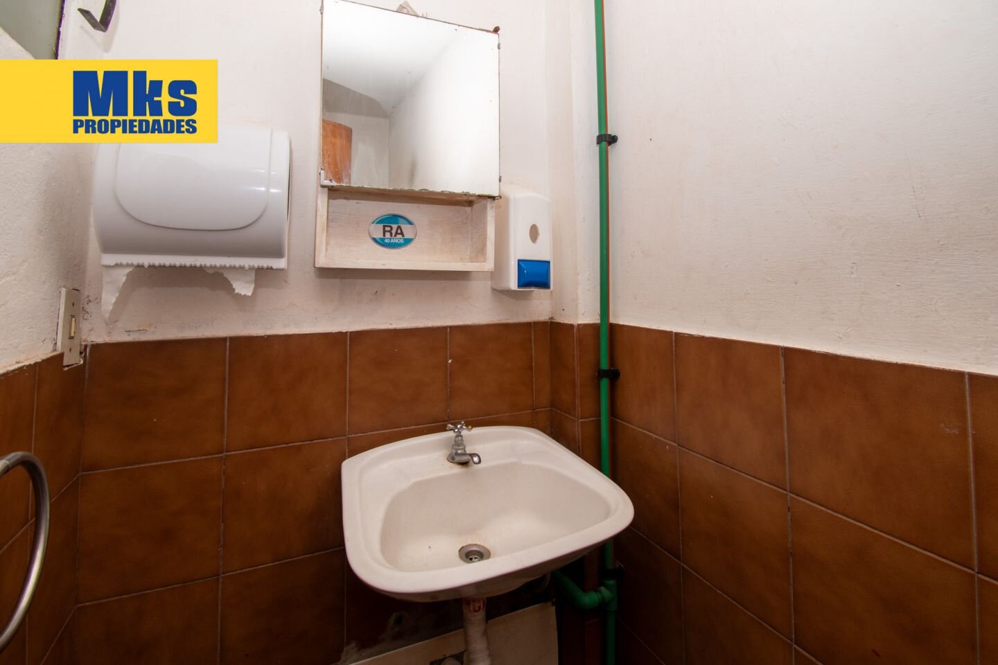 Venta. Local comercial. y viviendas de 4 amb , terraza en La Boca. - 12