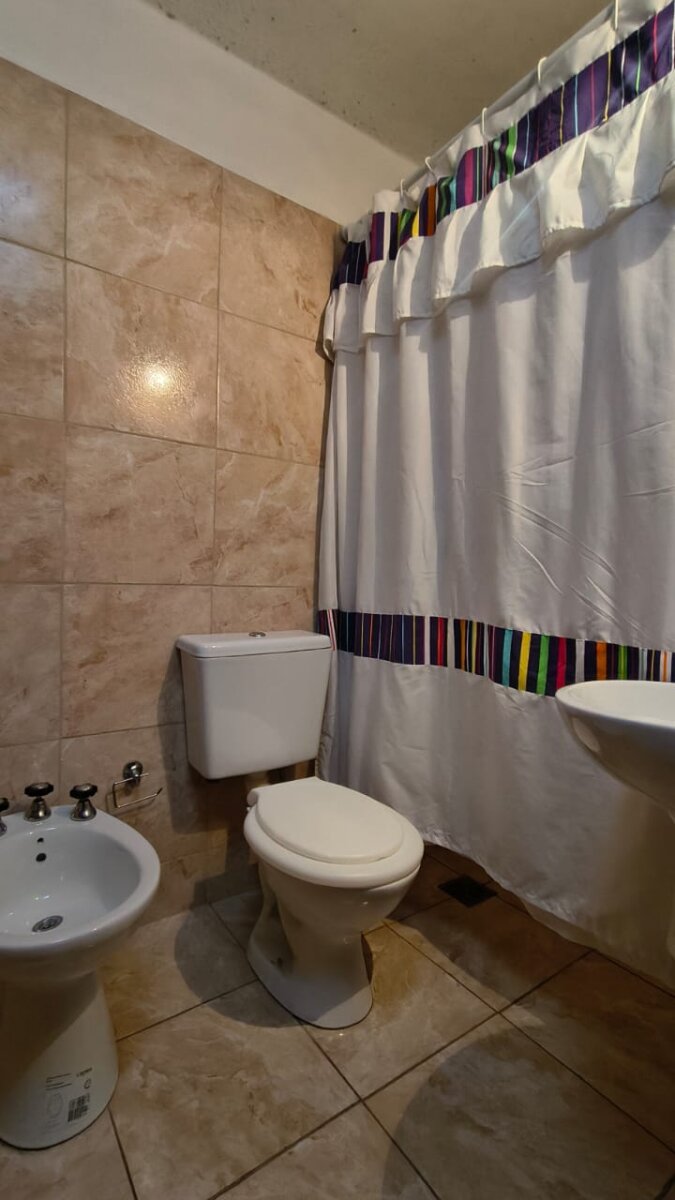 CASA EN VENTA | BARRIO LAS ROSAS | 3 DORMITORIOS | QUINCHO | COCHERA PARA 3 VEHÍCULOS - 15