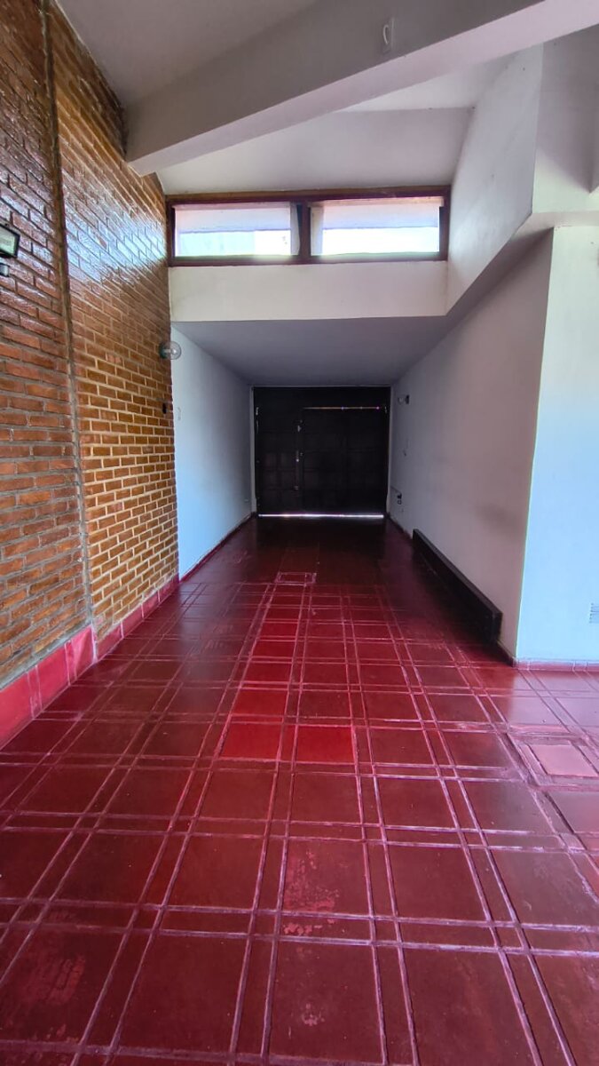 CASA EN VENTA | BARRIO LAS ROSAS | 3 DORMITORIOS | QUINCHO | COCHERA PARA 3 VEHÍCULOS - 12