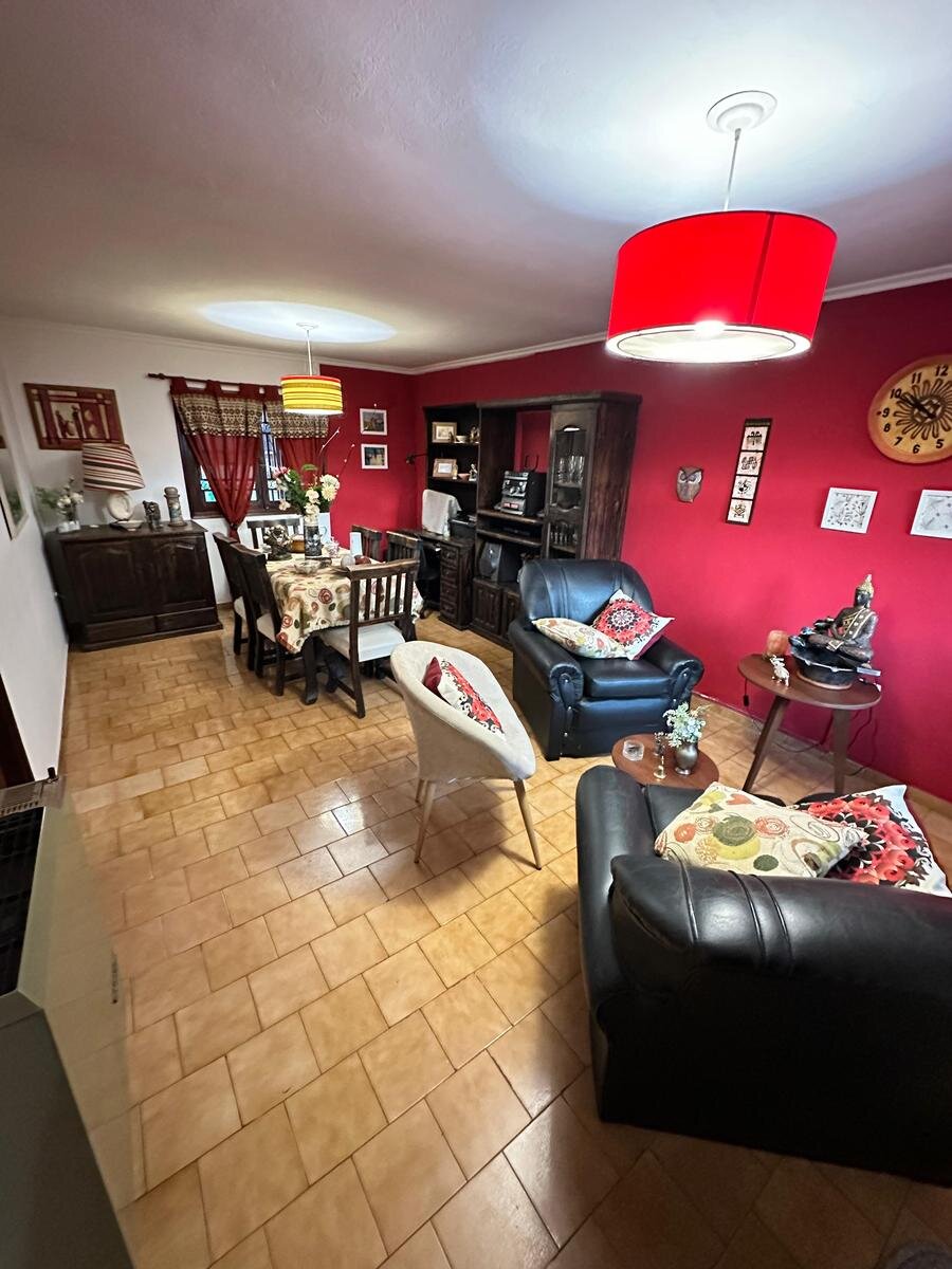 CASA EN VENTA | BARRIO LAS ROSAS | 3 DORMITORIOS | QUINCHO | COCHERA PARA 3 VEHÍCULOS - 4