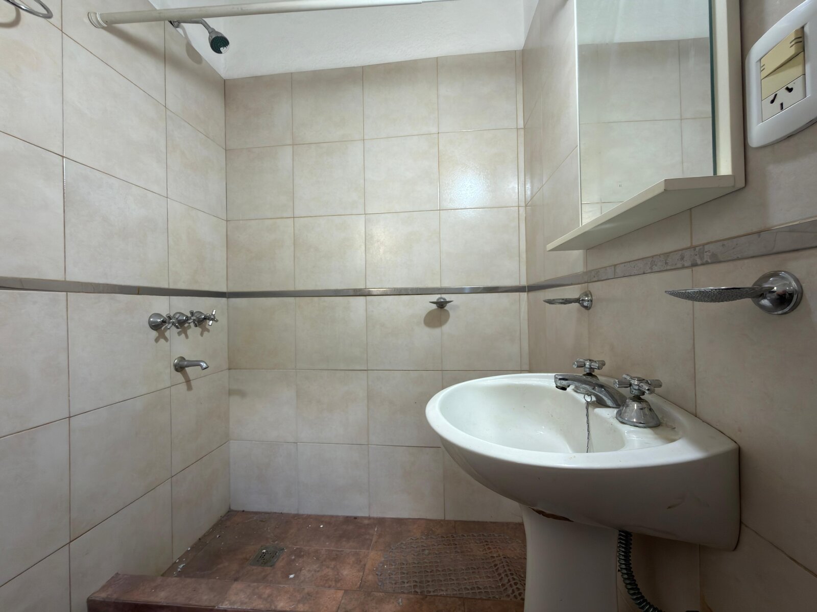 DEPARTAMENTO DE PASILLO DE UN DORMITORIO EN ZONA SUR - 24
