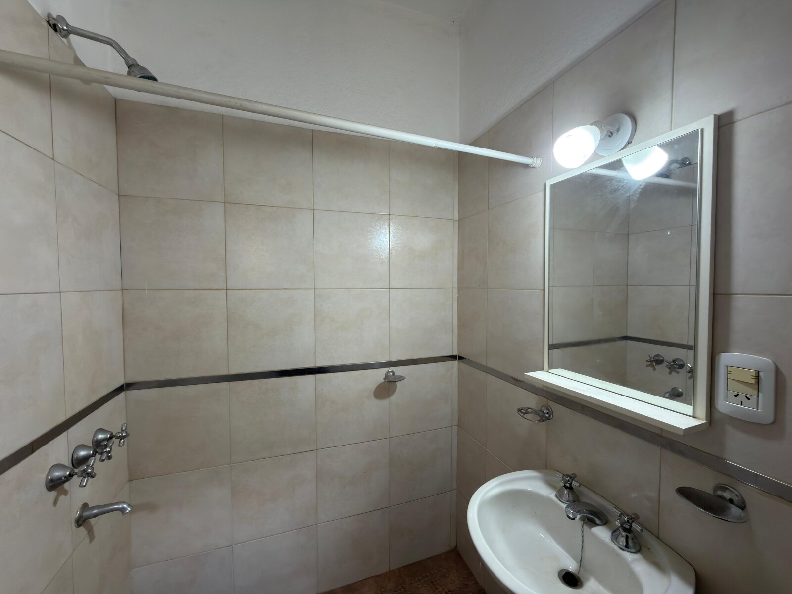 DEPARTAMENTO DE PASILLO DE UN DORMITORIO EN ZONA SUR - 23