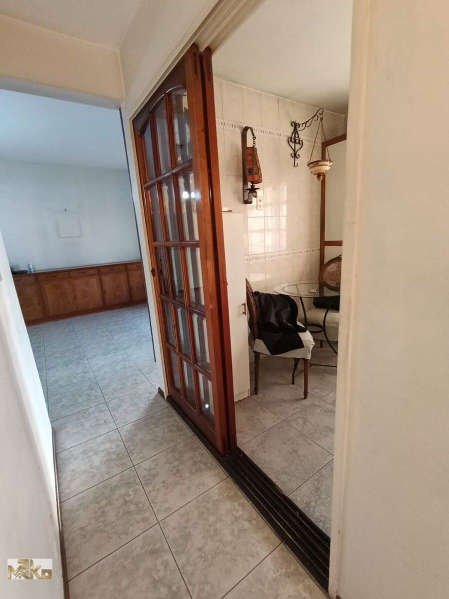 EXCELENTE OFICINA/CONSULTORIO – PISO ALTO – MUY LUMINOSO – CABALLITO - 13