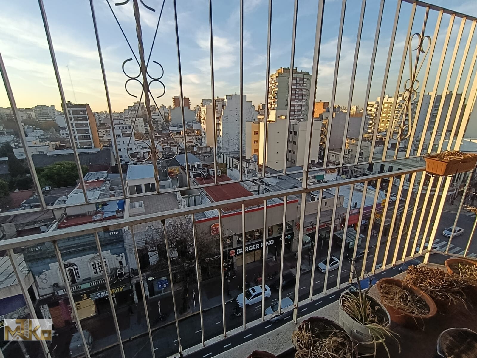 EXCELENTE OFICINA/CONSULTORIO – PISO ALTO – MUY LUMINOSO – CABALLITO - 23