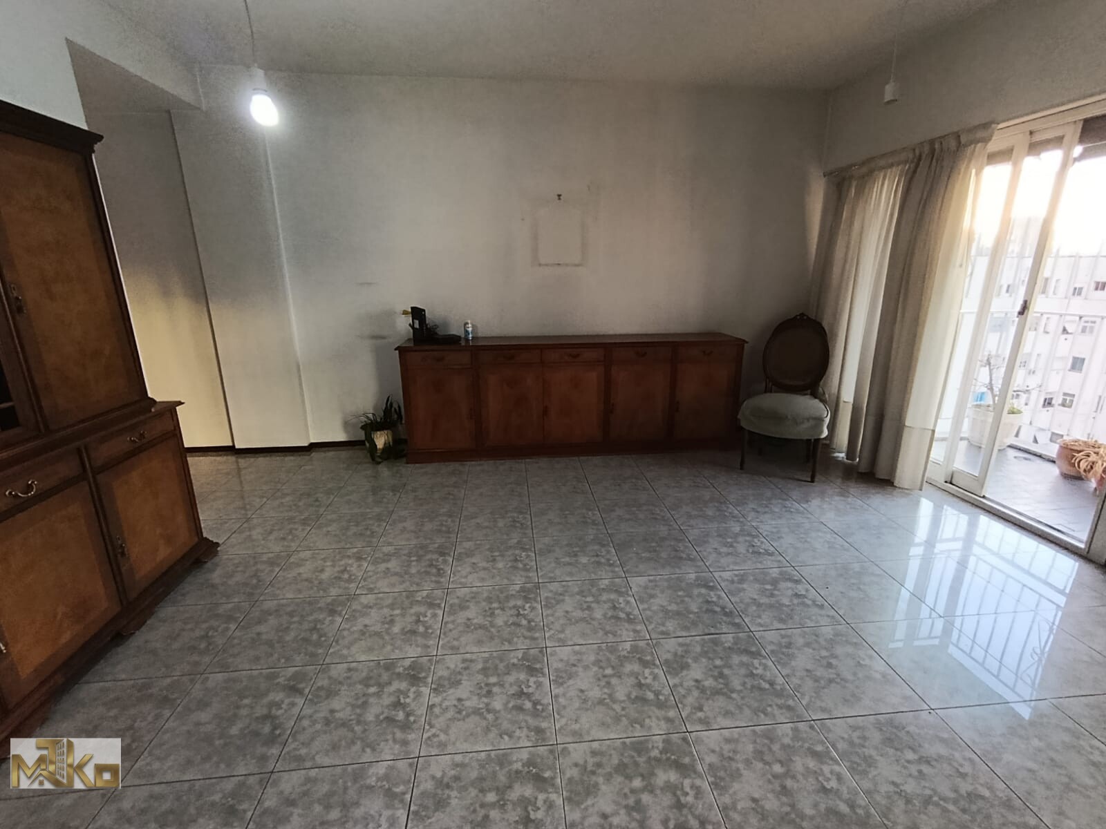 EXCELENTE OFICINA/CONSULTORIO – PISO ALTO – MUY LUMINOSO – CABALLITO - 11