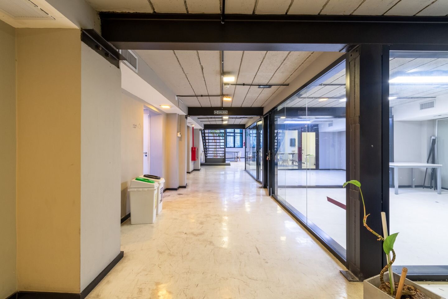 Alquiler. Edificios/Oficinas. Ideal empresas. - 2