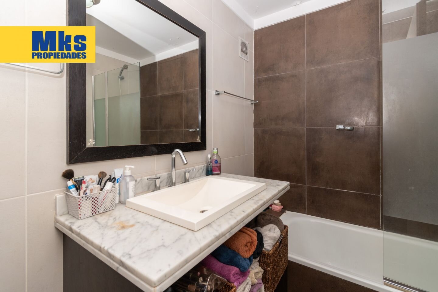 Departamento. Venta. 4 ambientes. Cochera. Full amenities. — foto 8