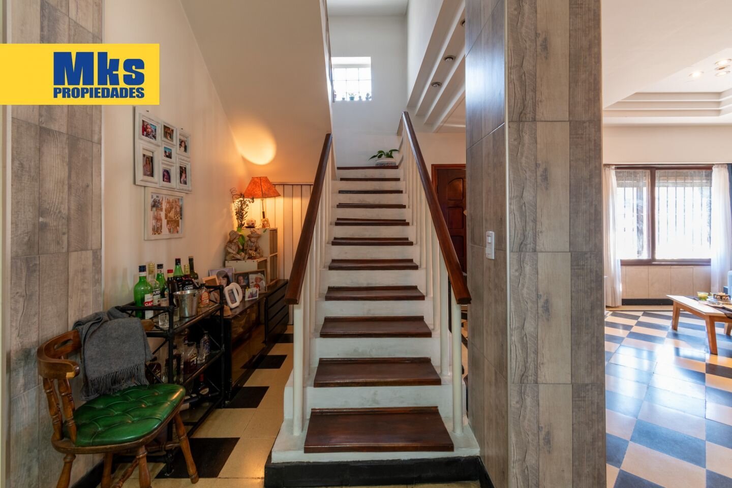 Venta. Casa en terreno propio. 4 ambientes. Quincho, patio y terraza. - 27
