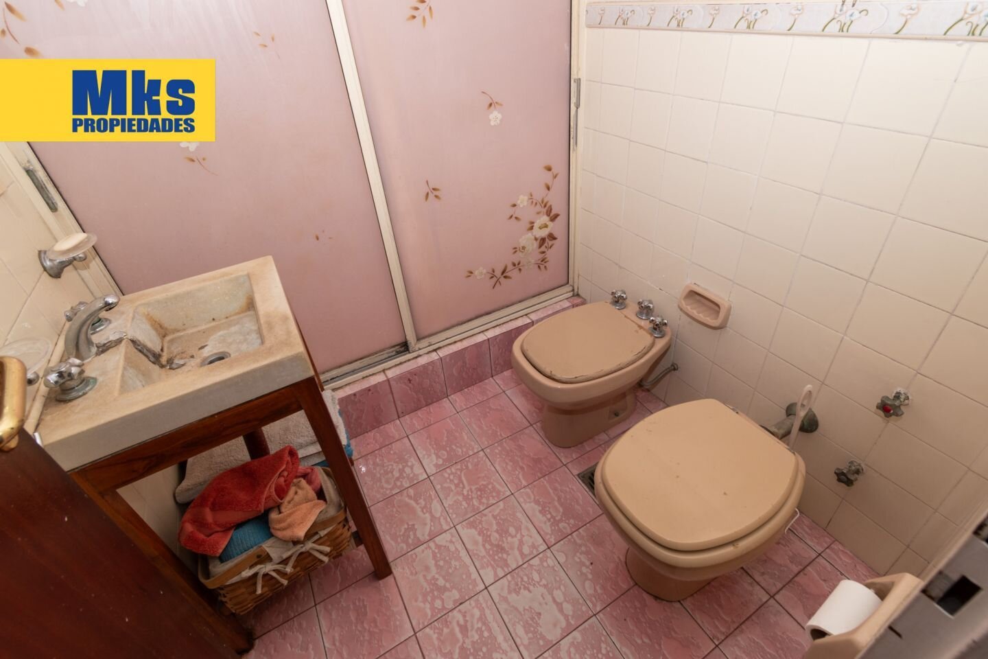 Venta. Casa en terreno propio. 4 ambientes. Quincho, patio y terraza. - 13