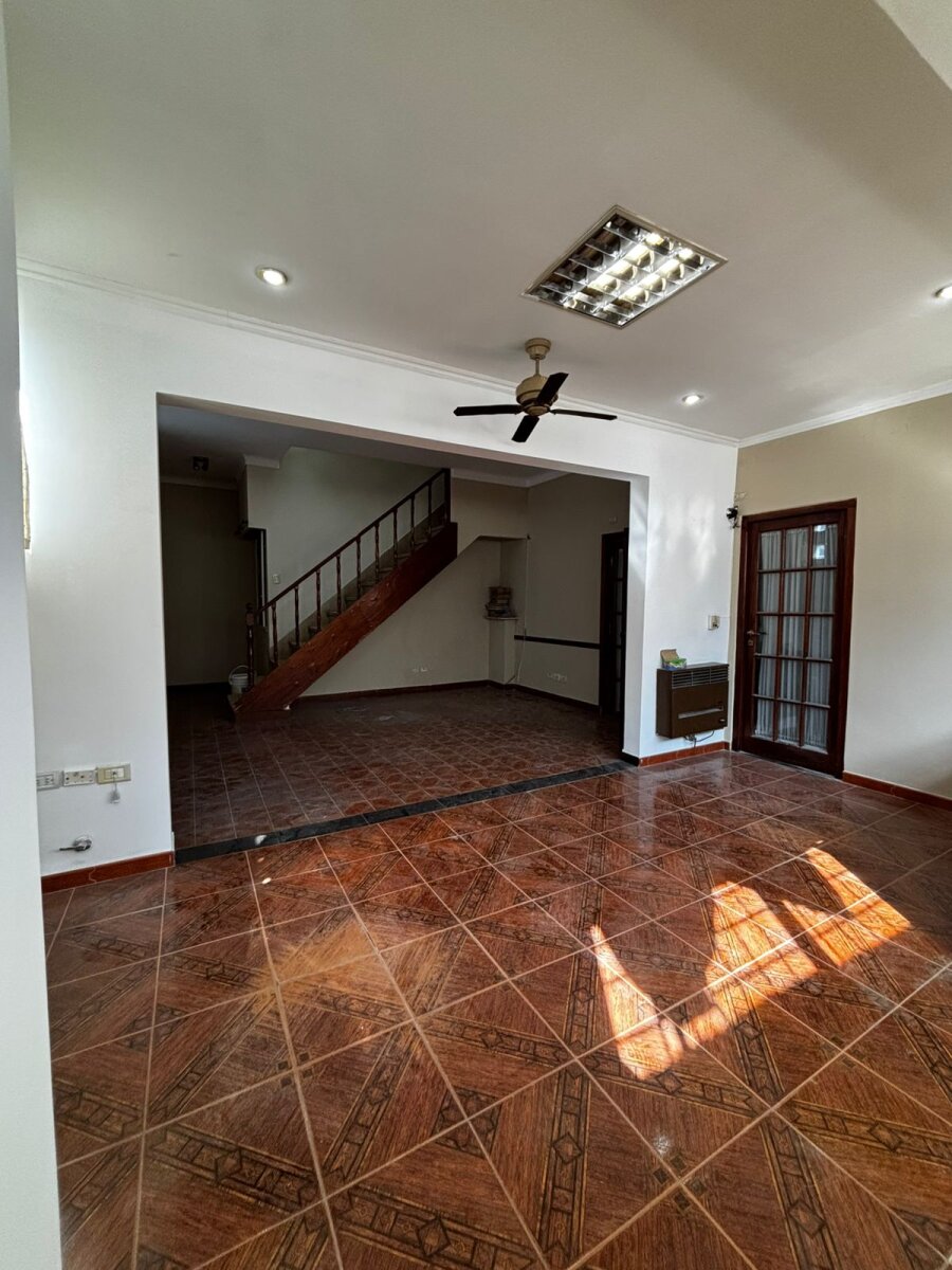 Oficina con 3 privados en el centro de Morón - 6