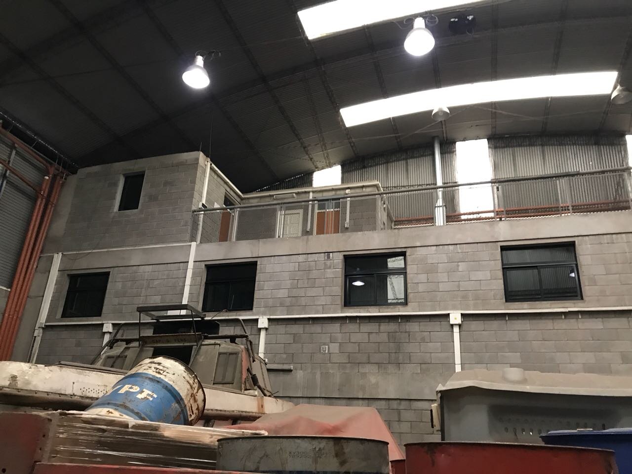 Galpón en venta en La Boca. 400 m2 de Galpón + 200 m2 de oficinas. Mixtura 2. - 16
