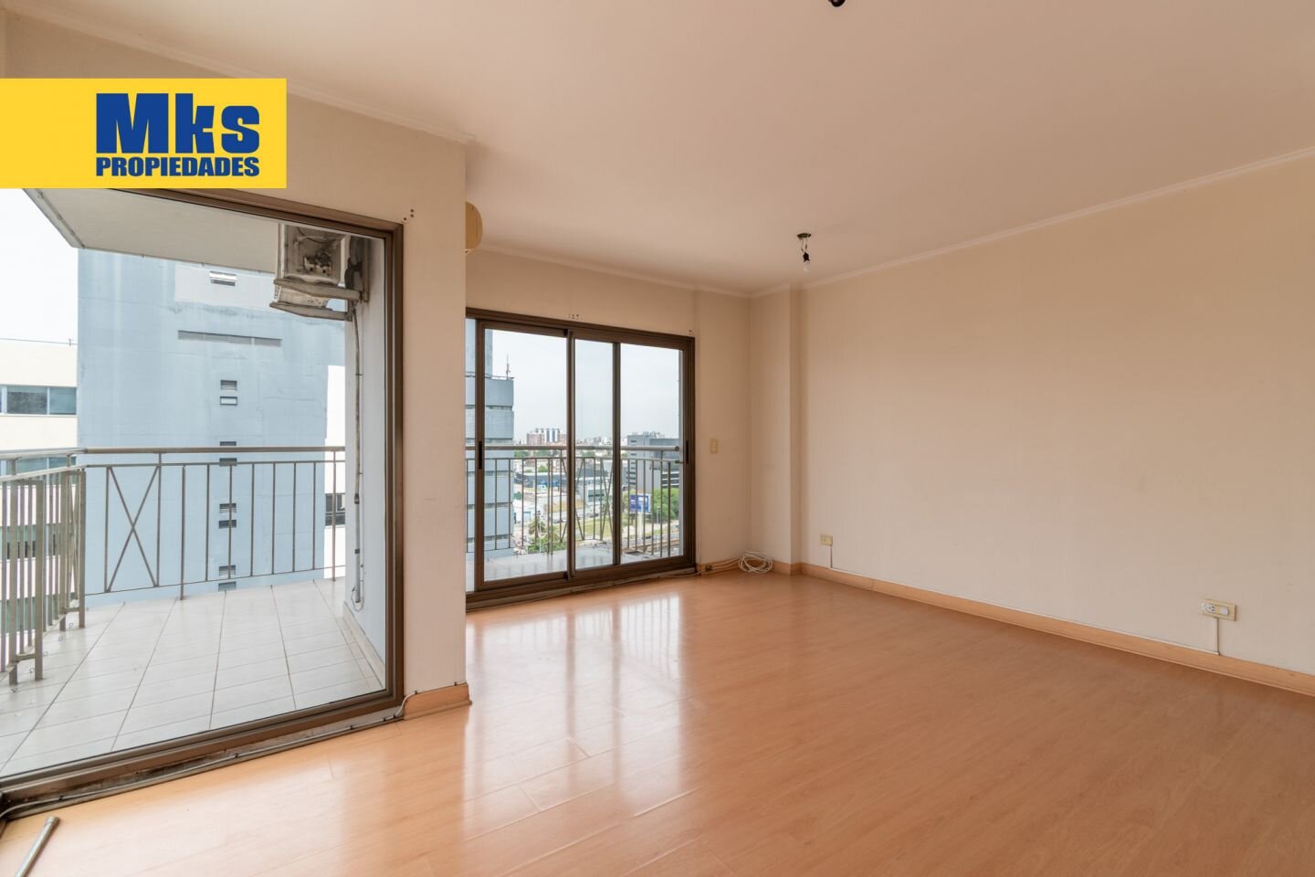 Torres Solares - 3 ambientes en venta. Piso alto con gran balcón. Piscina, SUM, Gimnasio, Canchas de Tenis. — foto 4