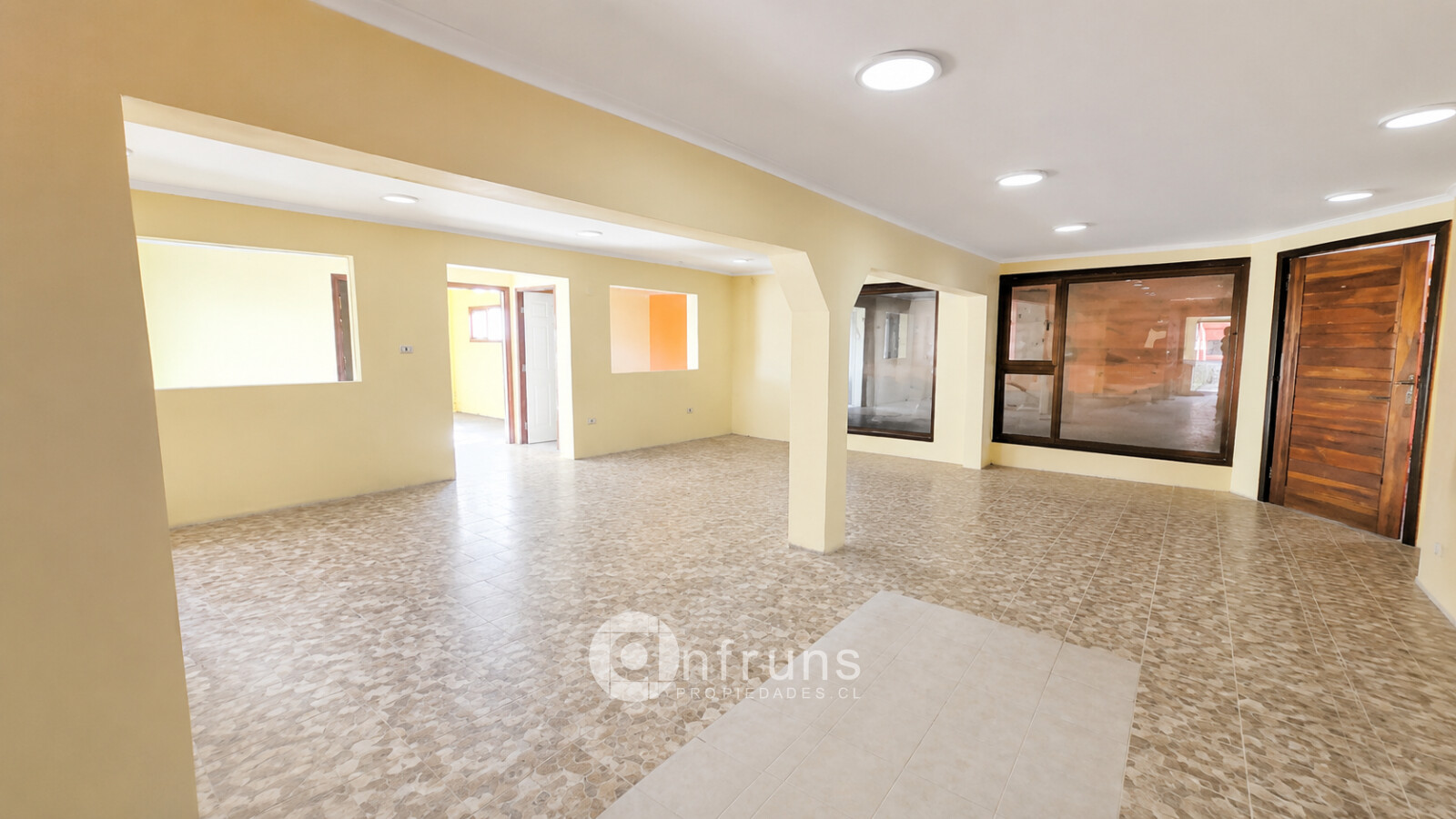 Commercial for Sale in Aysen Region | 9 Bedrooms | 4 Bathrooms | 440 m² | UF 111 - 2