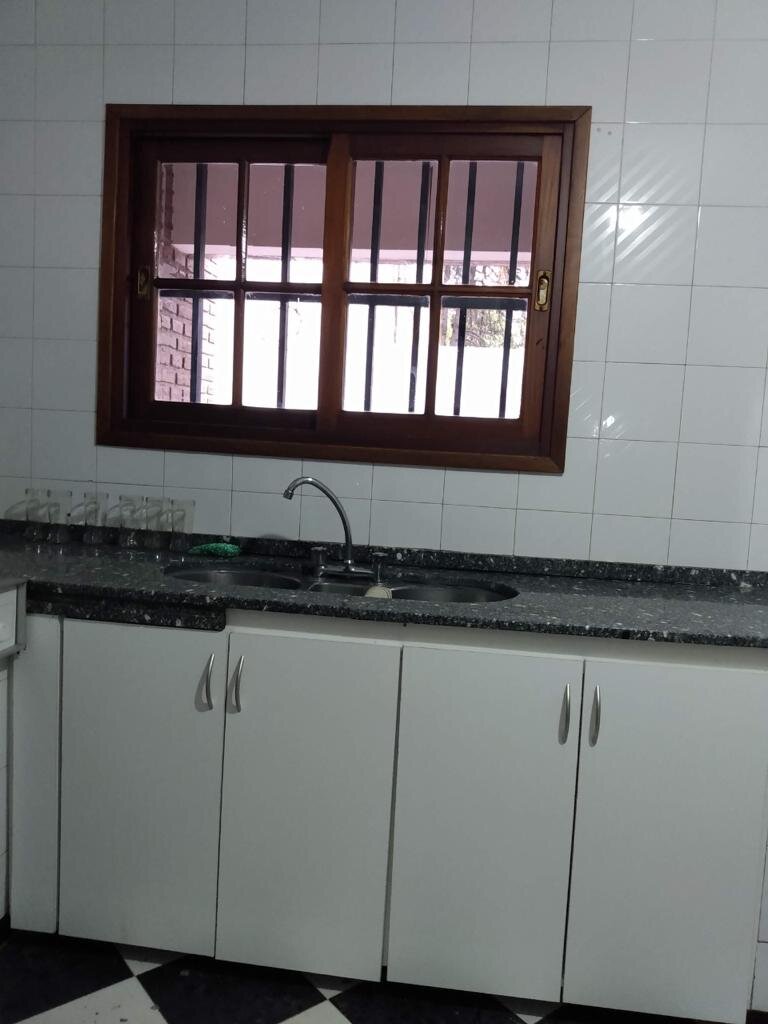 CASA EN VENTA EN ALBERDI ZONA JEFATURA - 11