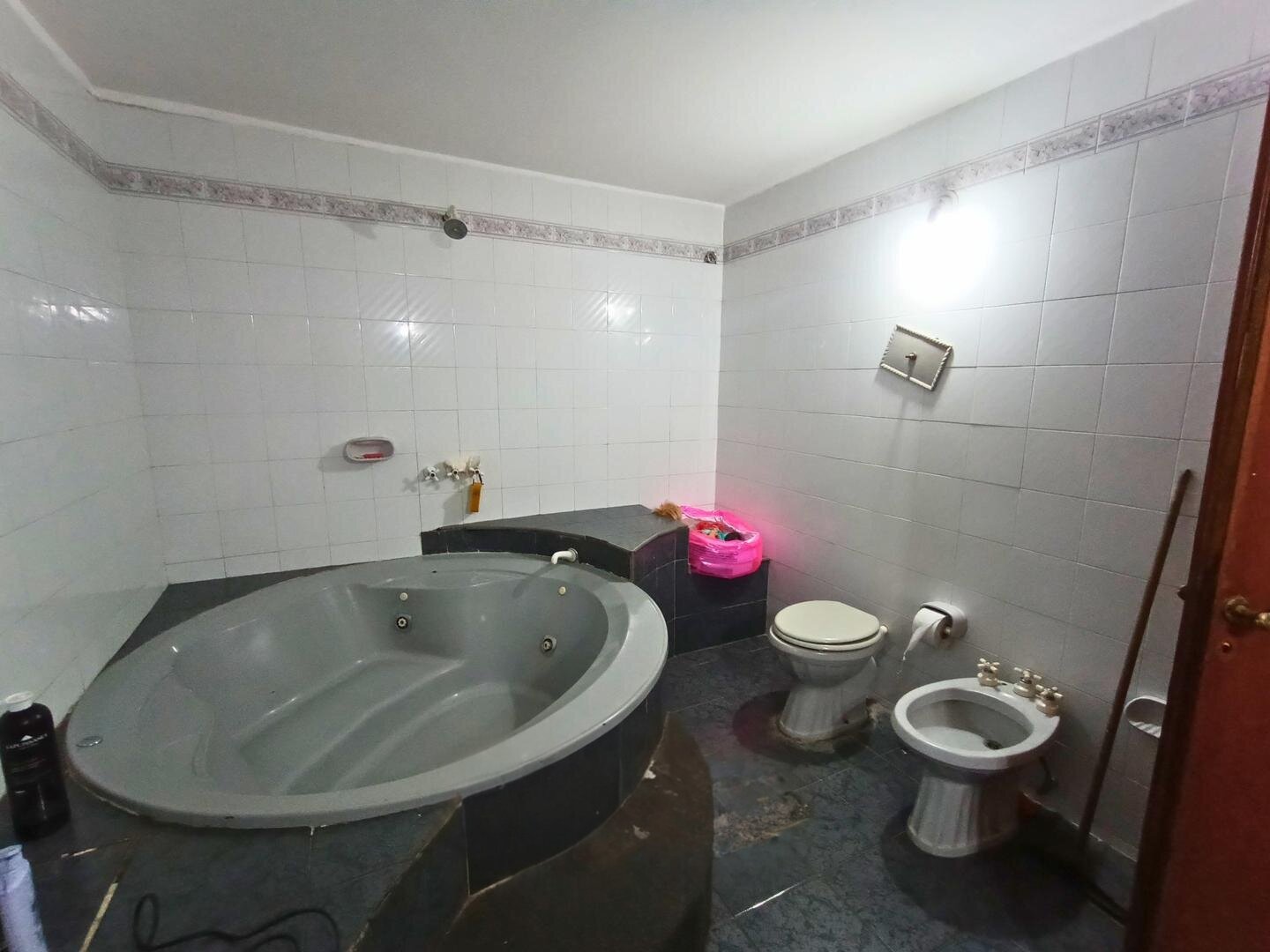 CASA EN VENTA EN ALBERDI ZONA JEFATURA - 19
