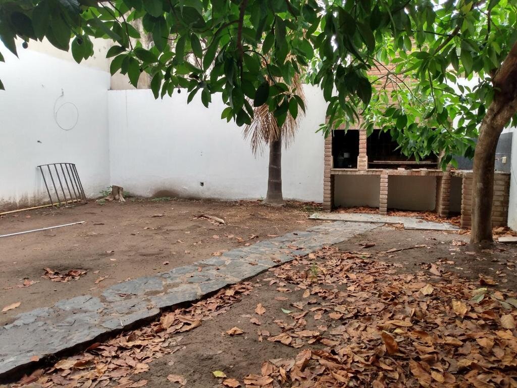 CASA EN VENTA EN ALBERDI ZONA JEFATURA - 6