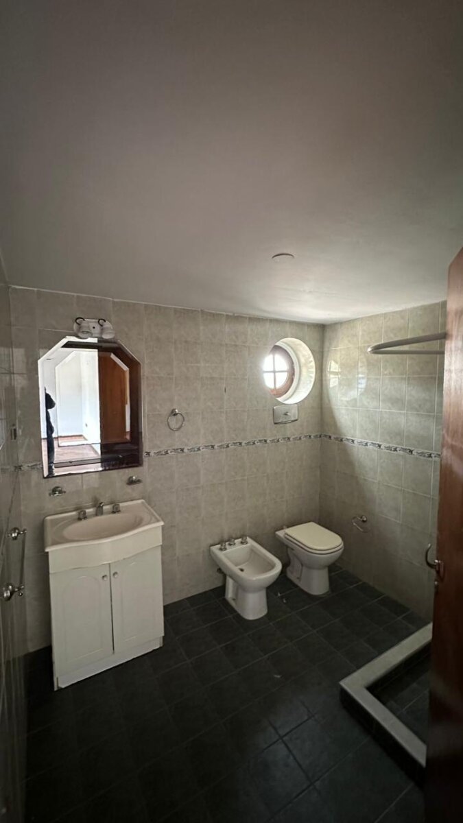Carlos Paz magnifica casa 6 dormitorios pileta - Imagen 18