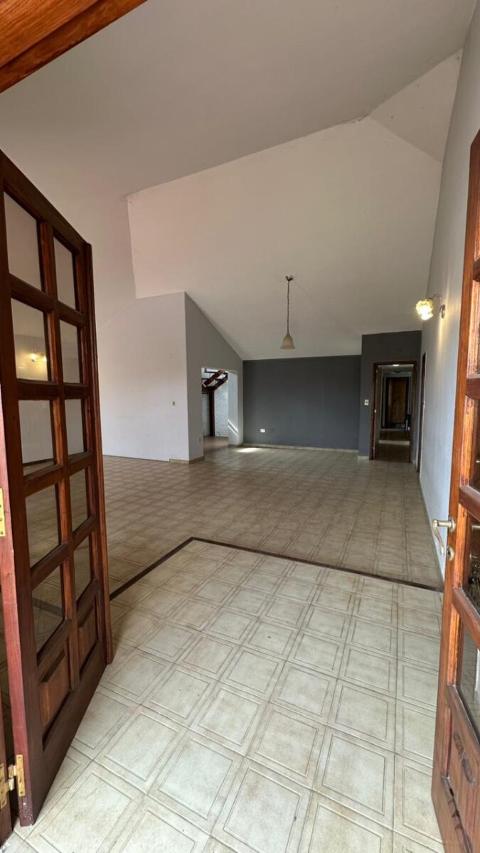 Carlos Paz magnifica casa 6 dormitorios pileta - Imagen 4