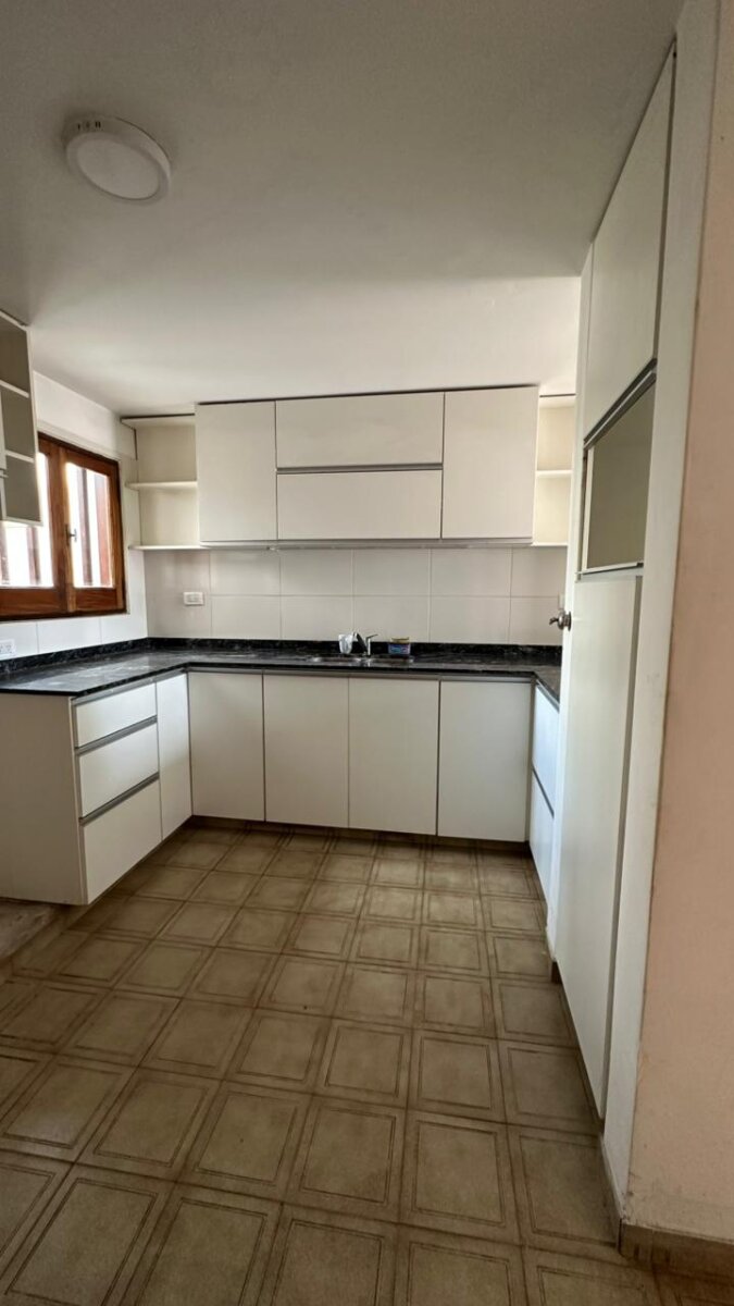 Carlos Paz magnifica casa 6 dormitorios pileta - Imagen 5
