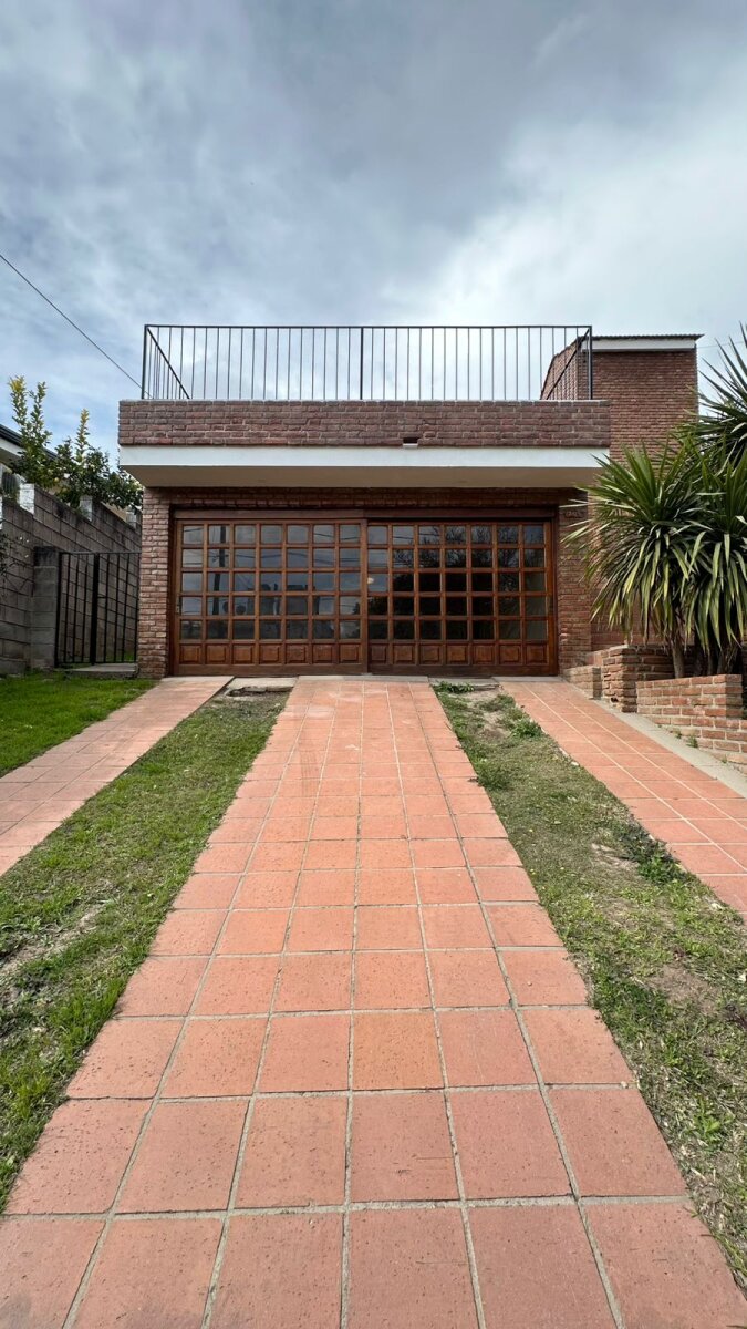 Carlos Paz magnifica casa 6 dormitorios pileta - Imagen 26