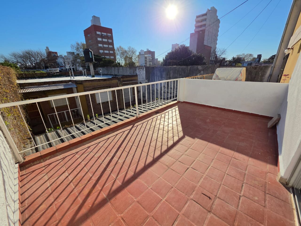 ALQUILER 1 DORM + PATIO EXCELENTE ESTADO - 2