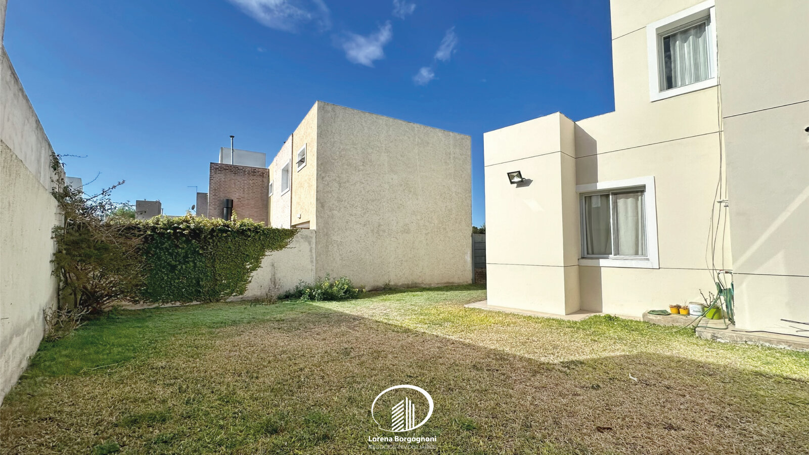 Casa en Venta Altos de Manantiales -- 4 Dormitorios 4 Baños - 56
