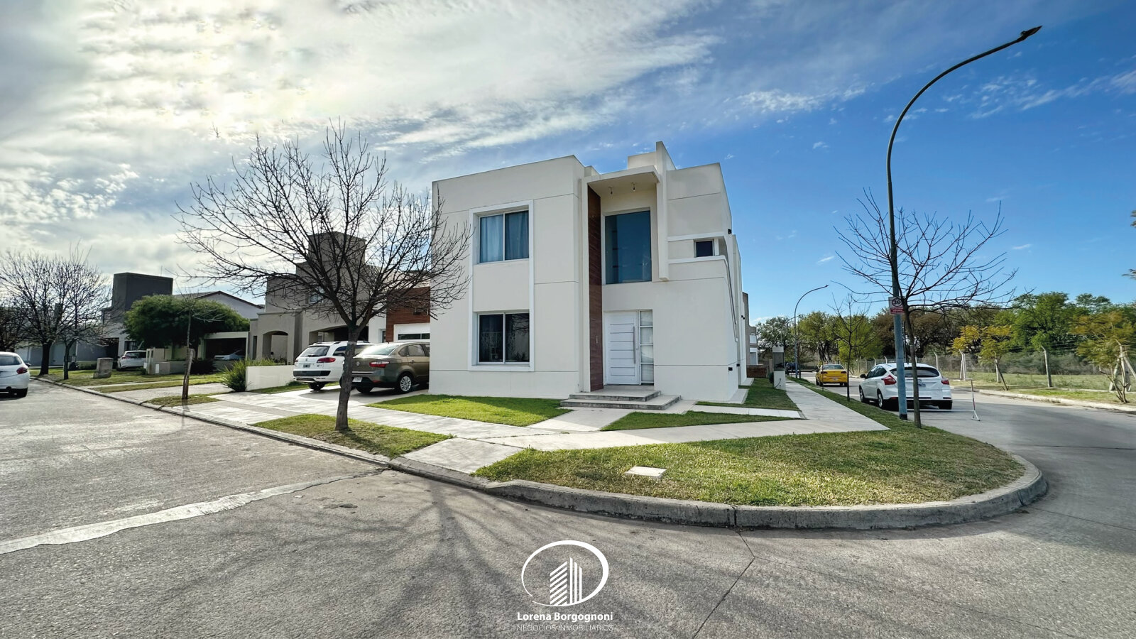 Casa en Venta Altos de Manantiales -- 4 Dormitorios 4 Baños - 4