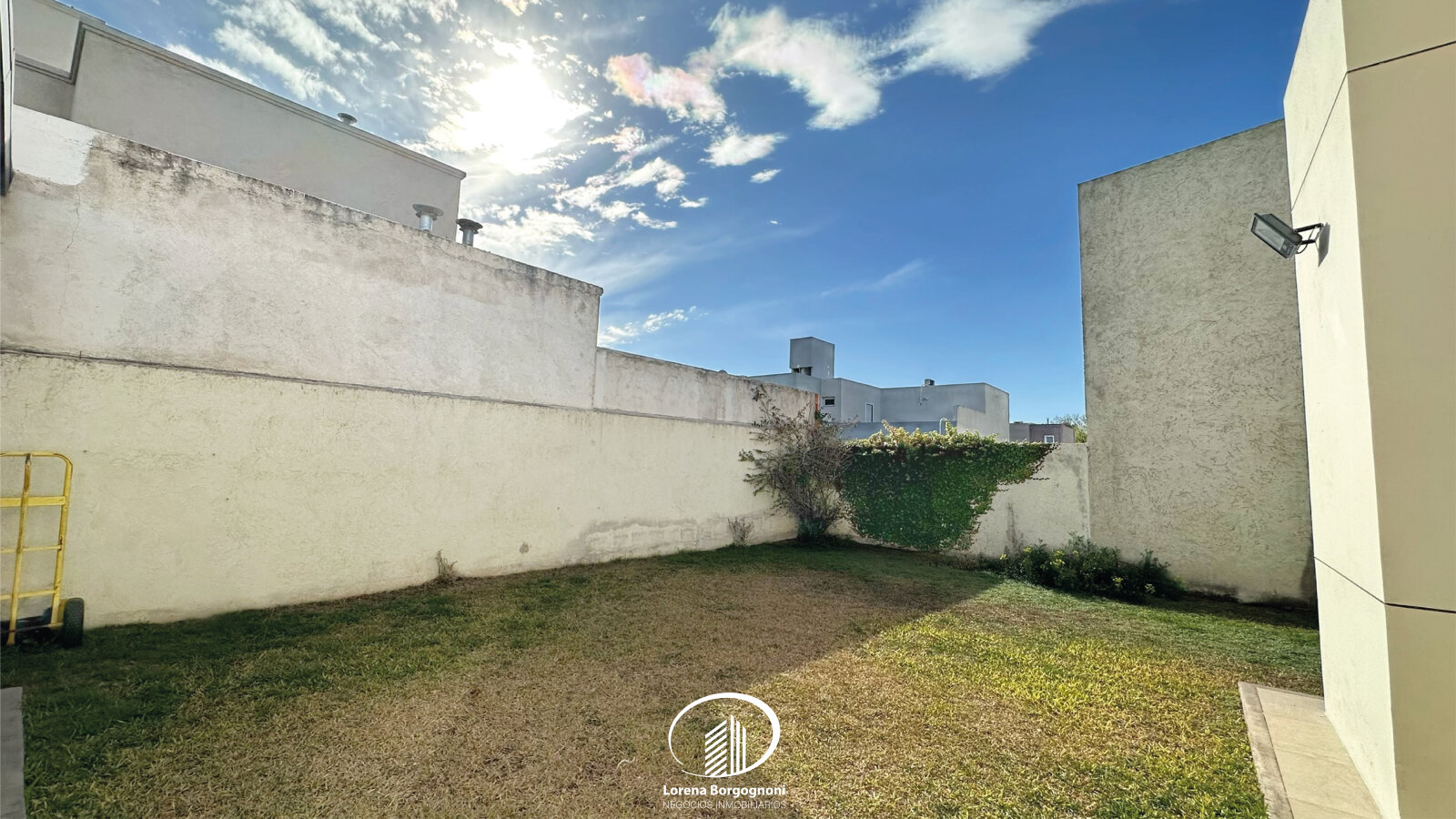 Casa en Venta Altos de Manantiales -- 4 Dormitorios 4 Baños - 60