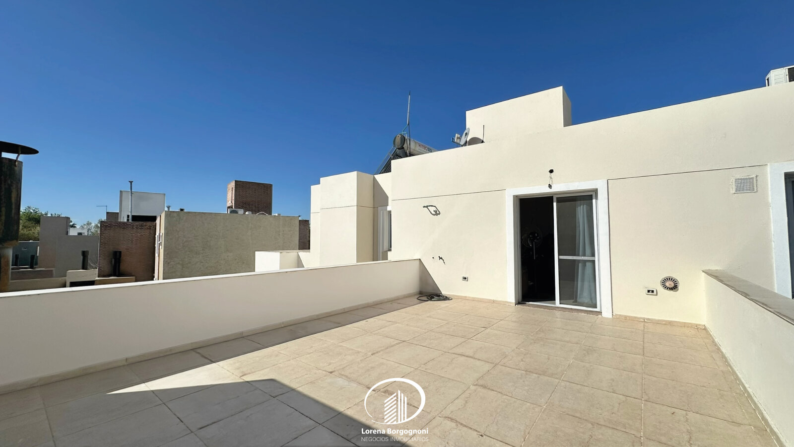 Casa en Venta Altos de Manantiales -- 4 Dormitorios 4 Baños - 32