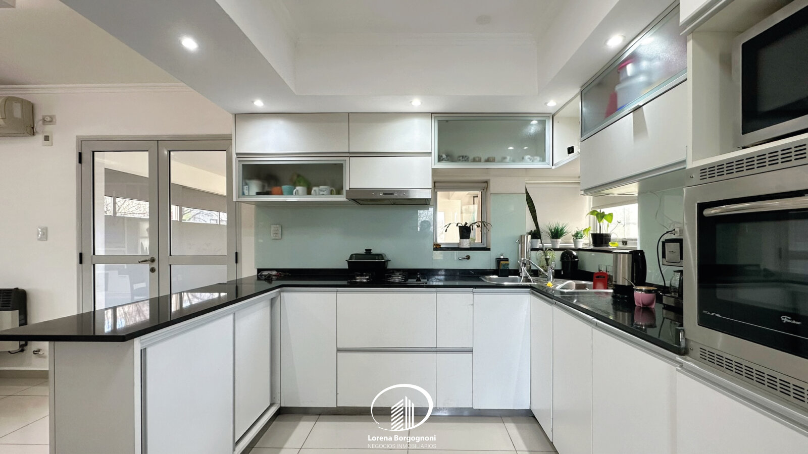 Casa en Venta Altos de Manantiales -- 4 Dormitorios 4 Baños - 10