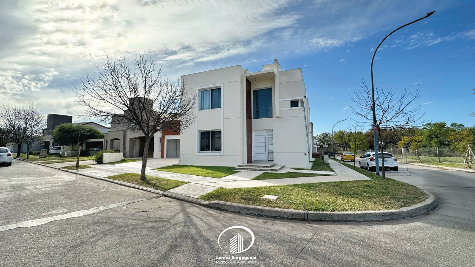 Casa en Venta Altos de Manantiales -- 4 Dormitorios 4 Baños - Imagen 2