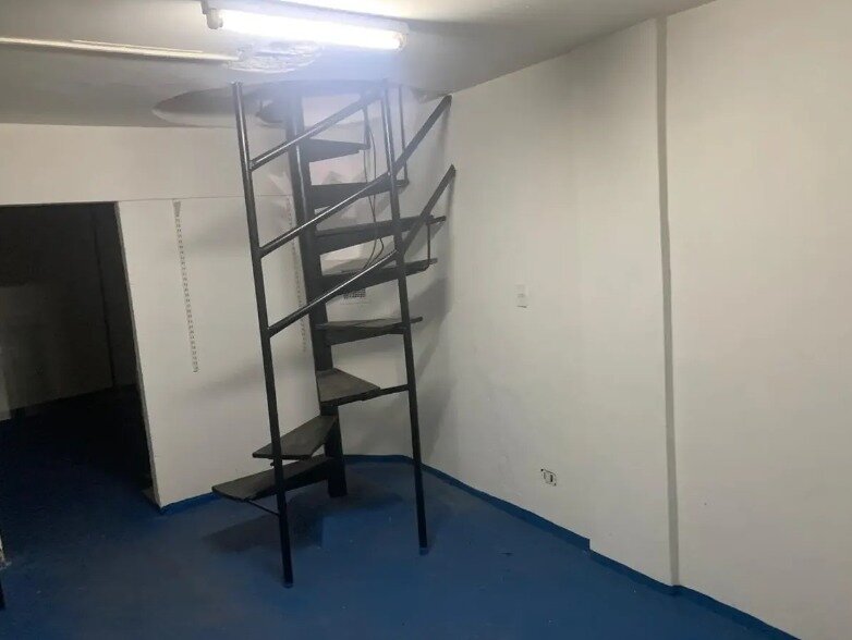 Alquiler Local comercial en galería - PB y Sótano - 44m² totales - Retiro — foto 4