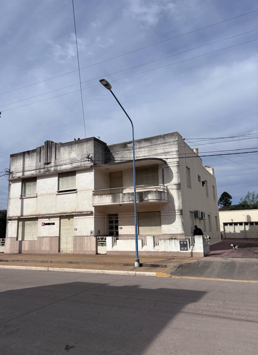 PROPIEDAD EN VENTA EN SAN JERÓNIMO NORTE | 818 M² | 411 M² CUBIERTOS | IDEAL USO PROFESIONAL, INSTITUCIONAL O COMERCIAL - Imagen 2