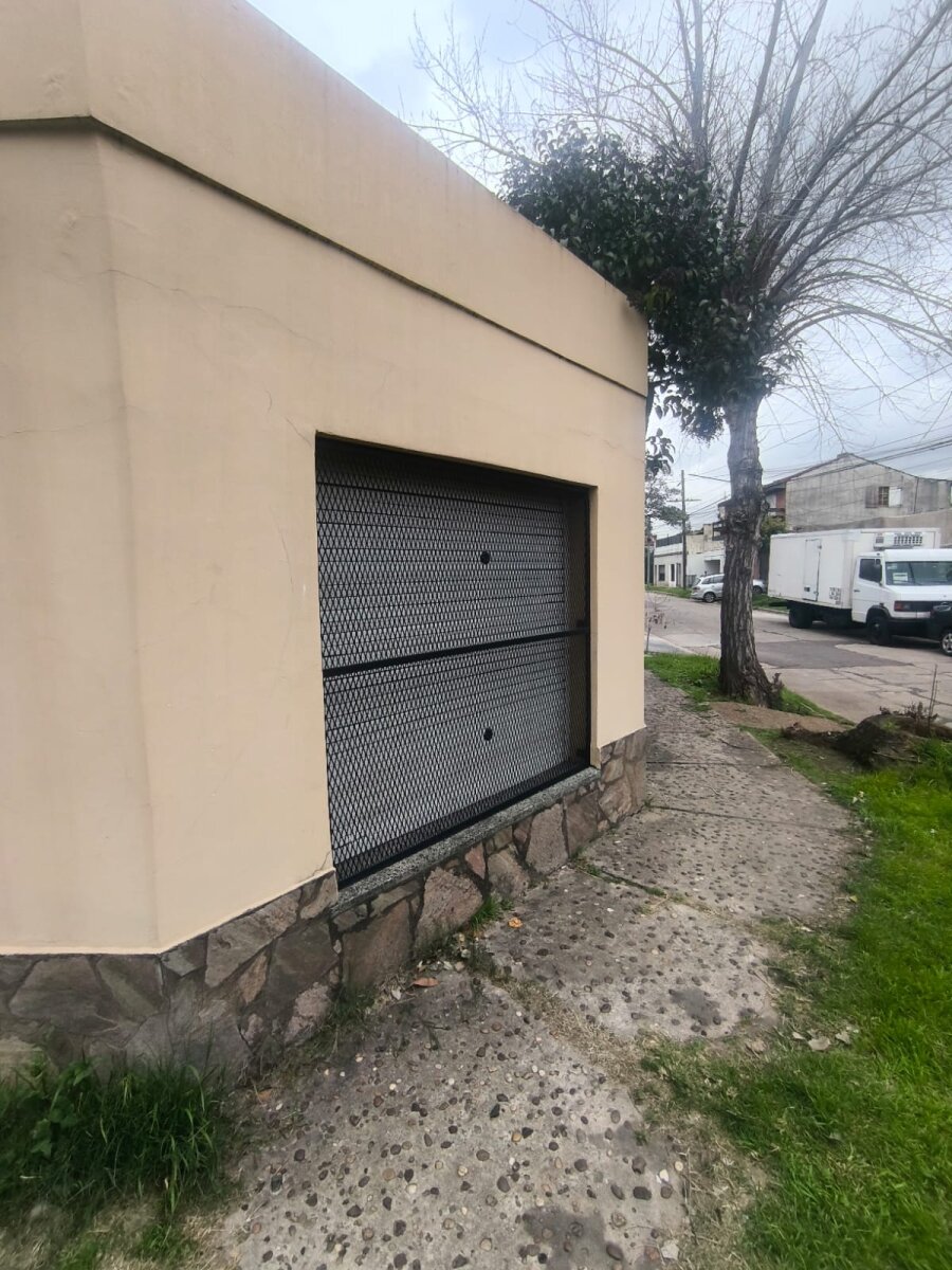 CASA EN ESQUINA · 3 AMBIENTES · BOULOGNE, SAN ISIDRO — foto 3