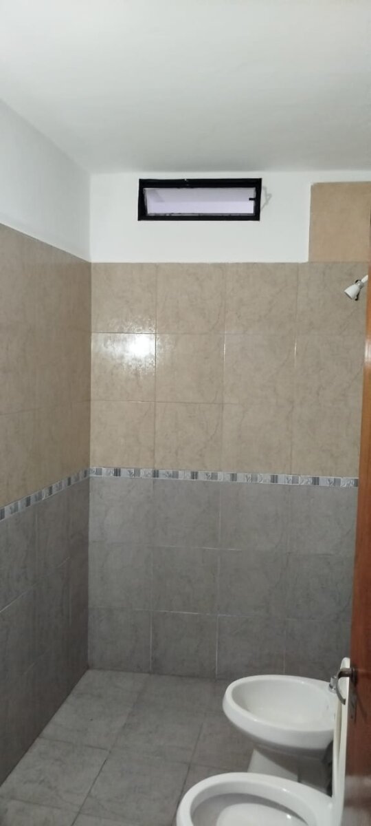 CASA 2 DORMITORIOS AMOBLADA CON JARDÍN Y COCHERA - 15