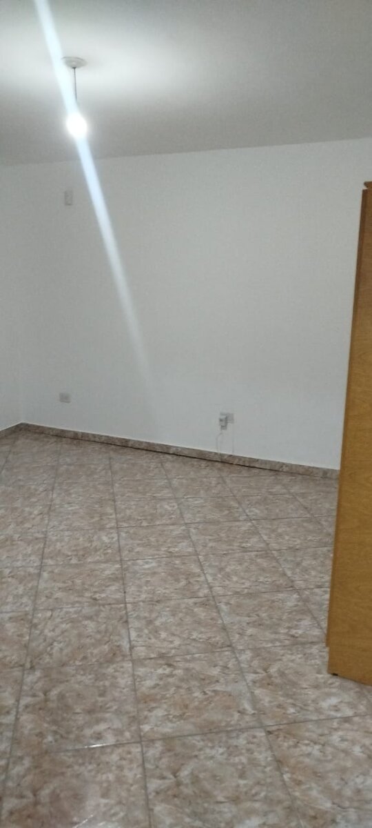 CASA 2 DORMITORIOS AMOBLADA CON JARDÍN Y COCHERA - 33