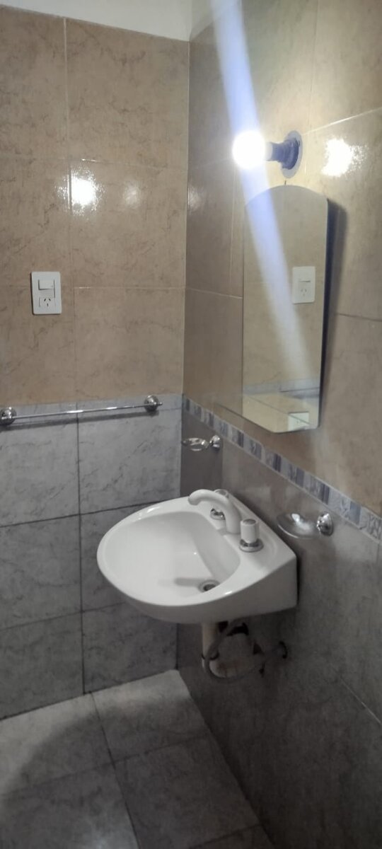 CASA 2 DORMITORIOS AMOBLADA CON JARDÍN Y COCHERA - 18