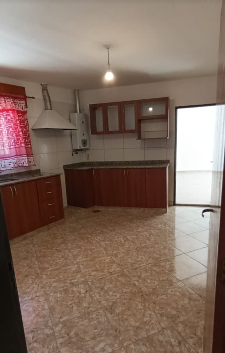CASA 2 DORMITORIOS AMOBLADA CON JARDÍN Y COCHERA - 39