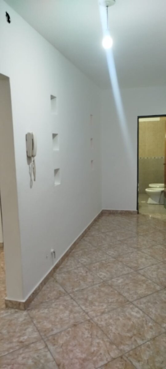 CASA 2 DORMITORIOS AMOBLADA CON JARDÍN Y COCHERA - 3