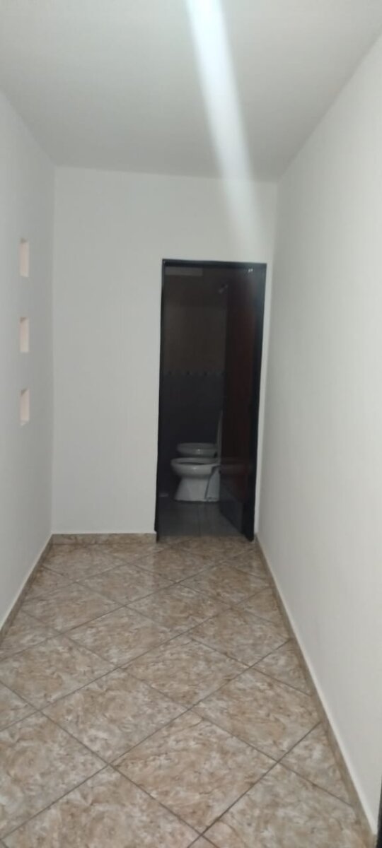 CASA 2 DORMITORIOS AMOBLADA CON JARDÍN Y COCHERA - 31