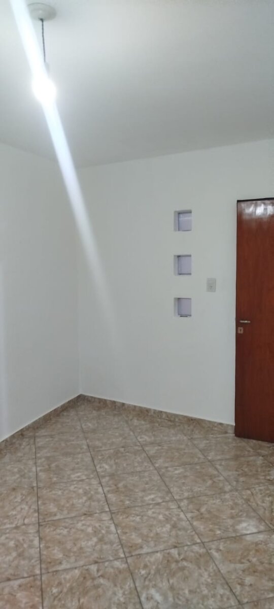 CASA 2 DORMITORIOS AMOBLADA CON JARDÍN Y COCHERA - 22