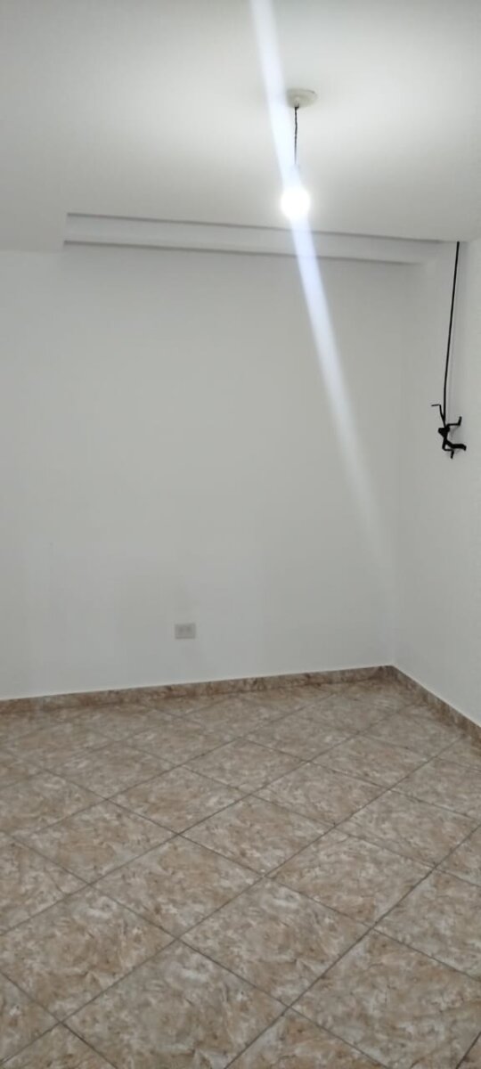 CASA 2 DORMITORIOS AMOBLADA CON JARDÍN Y COCHERA - 7