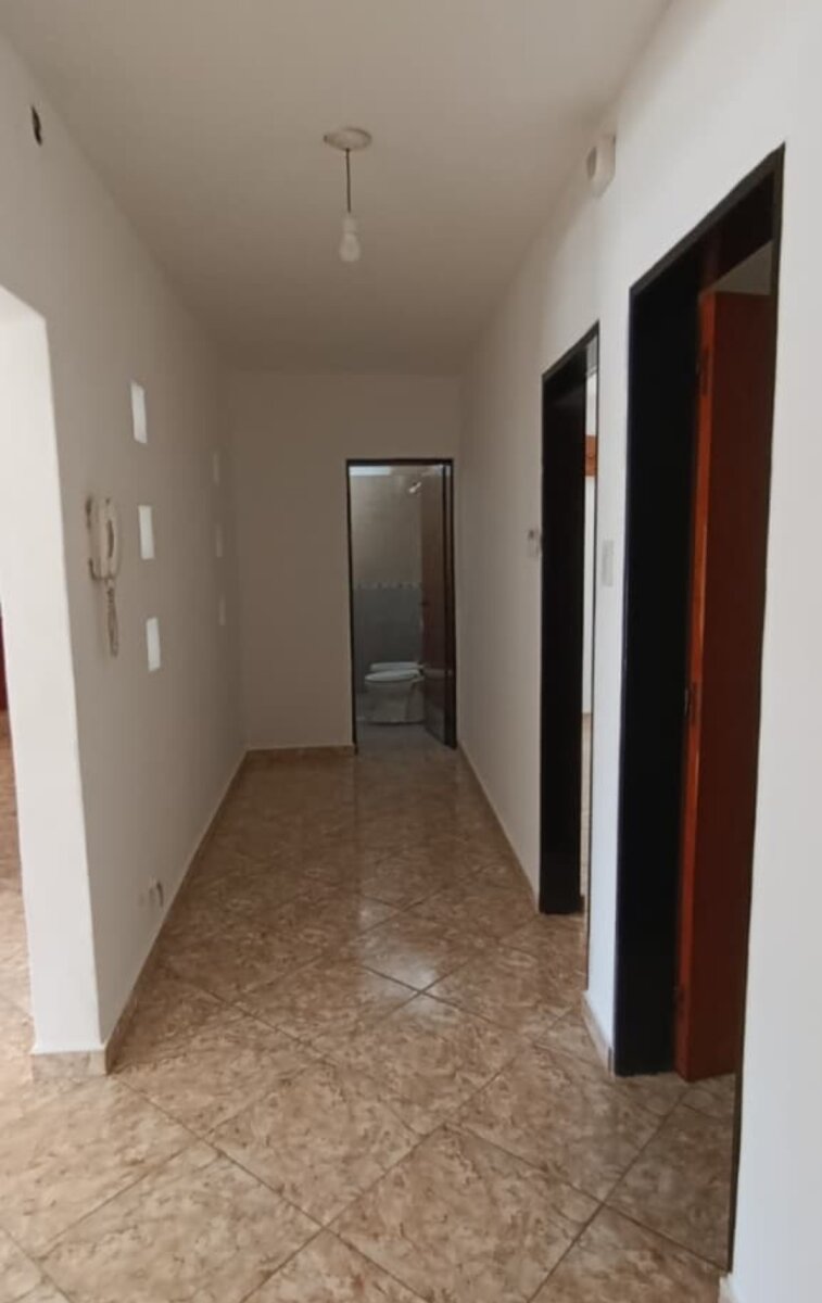 CASA 2 DORMITORIOS AMOBLADA CON JARDÍN Y COCHERA - 36
