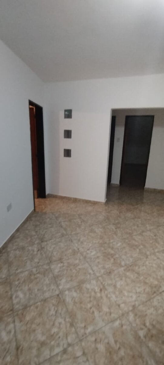 CASA 2 DORMITORIOS AMOBLADA CON JARDÍN Y COCHERA - 11